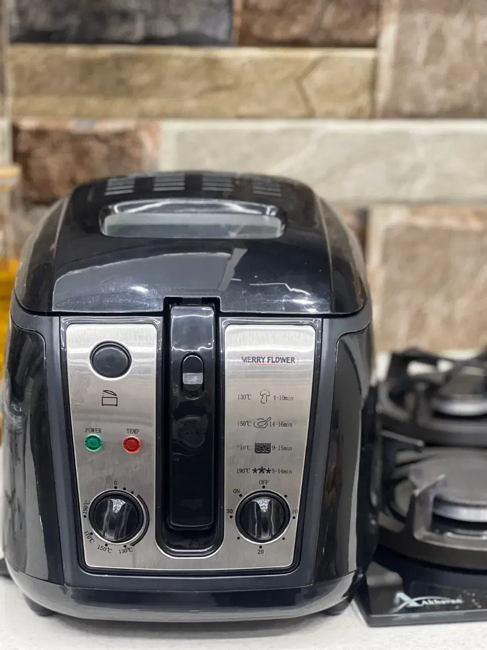 سرخ کن|سایر لوازم برقی|لاهیجان, حزین|دیوار