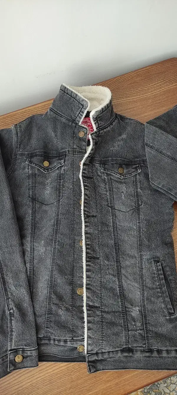 کاپشن|لباس|مشهد, باغون آباد|دیوار