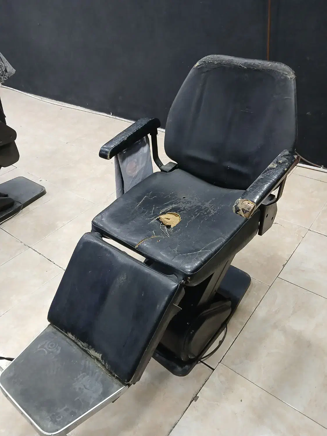 تجهیزات ارایشگاه|آرایشگاه و سالن‌های زیبایی|فامنین, |دیوار