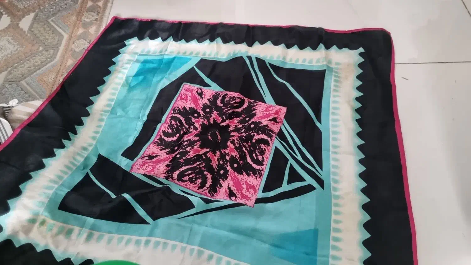 شال|لباس|اصفهان, خواجو|دیوار