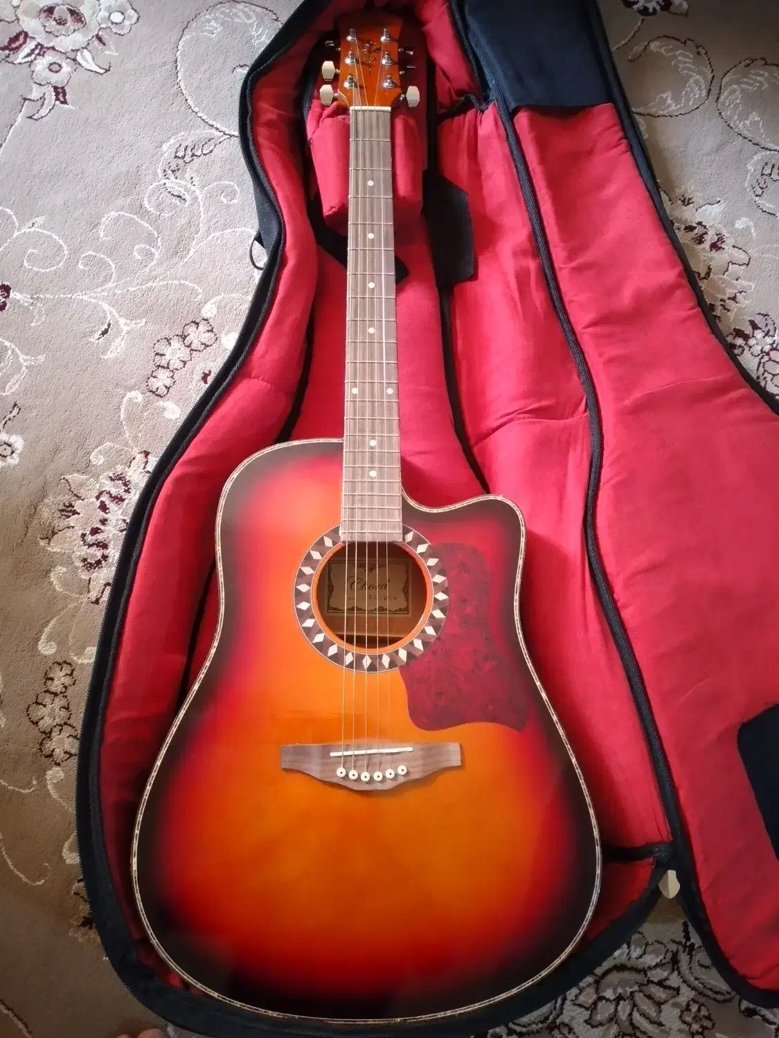 گیتارGhord|گیتار، بیس، امپلیفایر|فردیس, سرحد آباد|دیوار