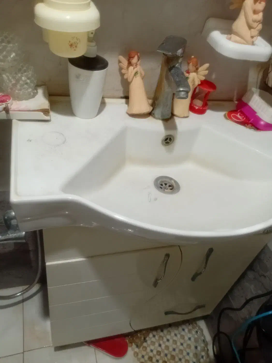 روشویی واینه وباکس|لوازم سرویس بهداشتی|کرج, باغستان|دیوار