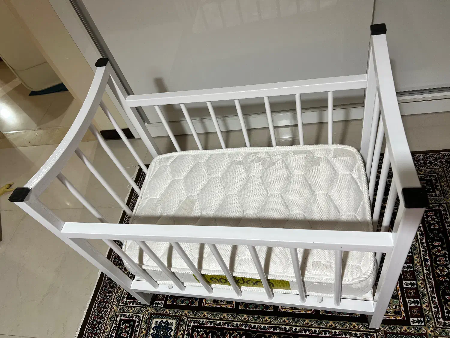 تخت نوزاد|تخت و صندلی بچه|ساوه, |دیوار