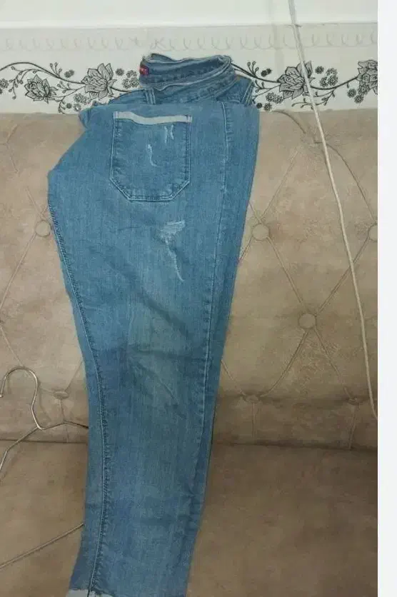 تعدادی لباس بچه گانه در حد نو نو|لباس|صدرا-فارس, فاز ۱|دیوار