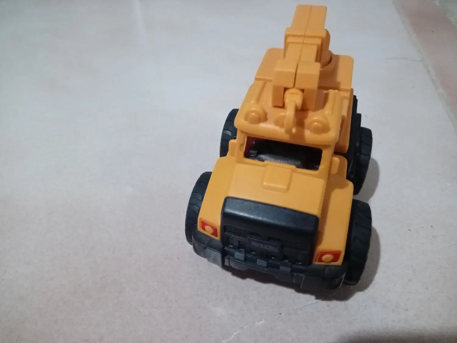 اسباب بازی|اسباب‌‌بازی|رباط‌کریم, رباط‌کریم|دیوار