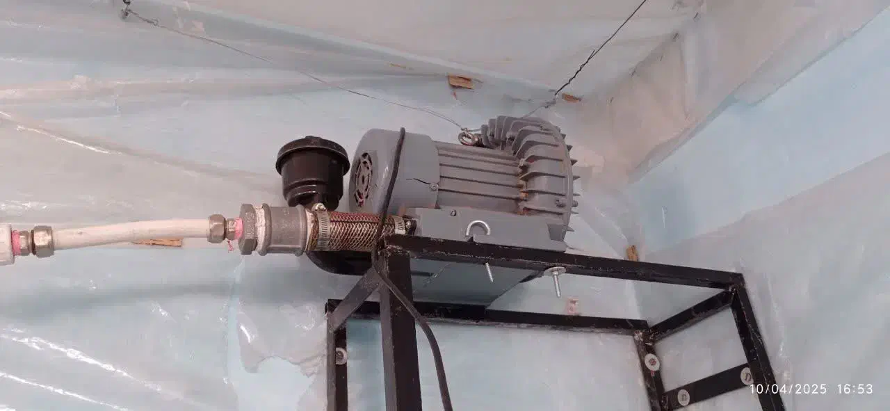 تجهیزات پرورش ماهی و جلبک  با آکواریوم‌ها و اینتکس|عمده‌فروشی|سمنان, |دیوار