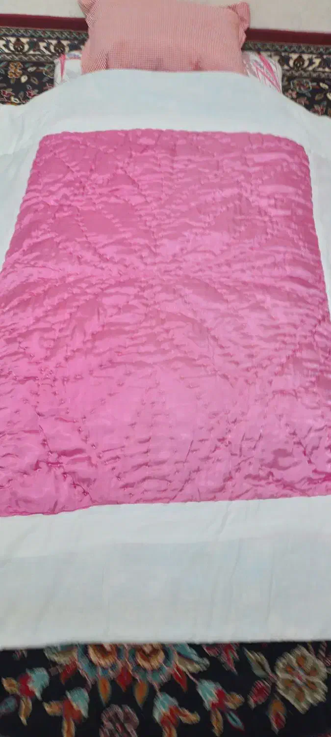 لحاف وتشک وپتو وبالش بچه همه باهم ۶۸۰|رختخواب، بالش، پتو|همدان, |دیوار