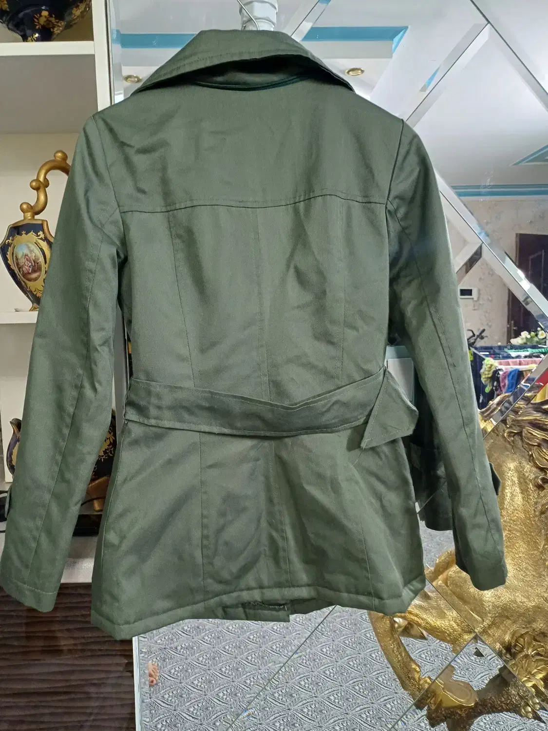 پالتو|لباس|تهران, آهنگ|دیوار