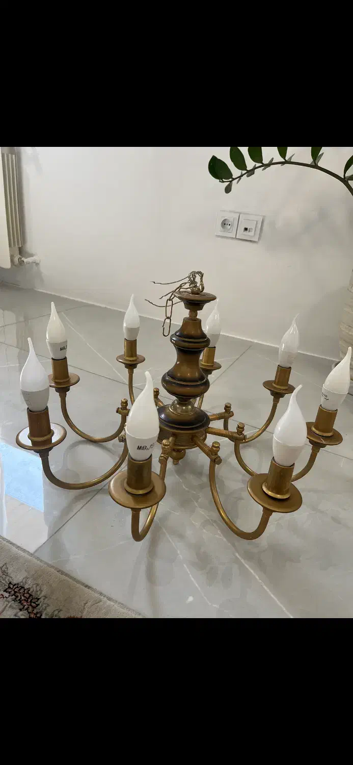 لوستر هشت شاخه برنجی|لوستر و چراغ آویز|تهران, اختیاریه|دیوار