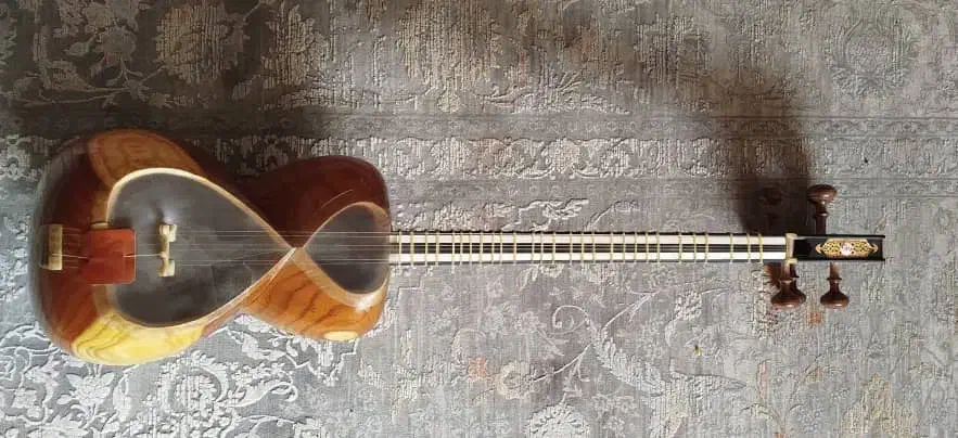 تار امین|سازهای سنتی|اصفهان, ملک‌شهر|دیوار