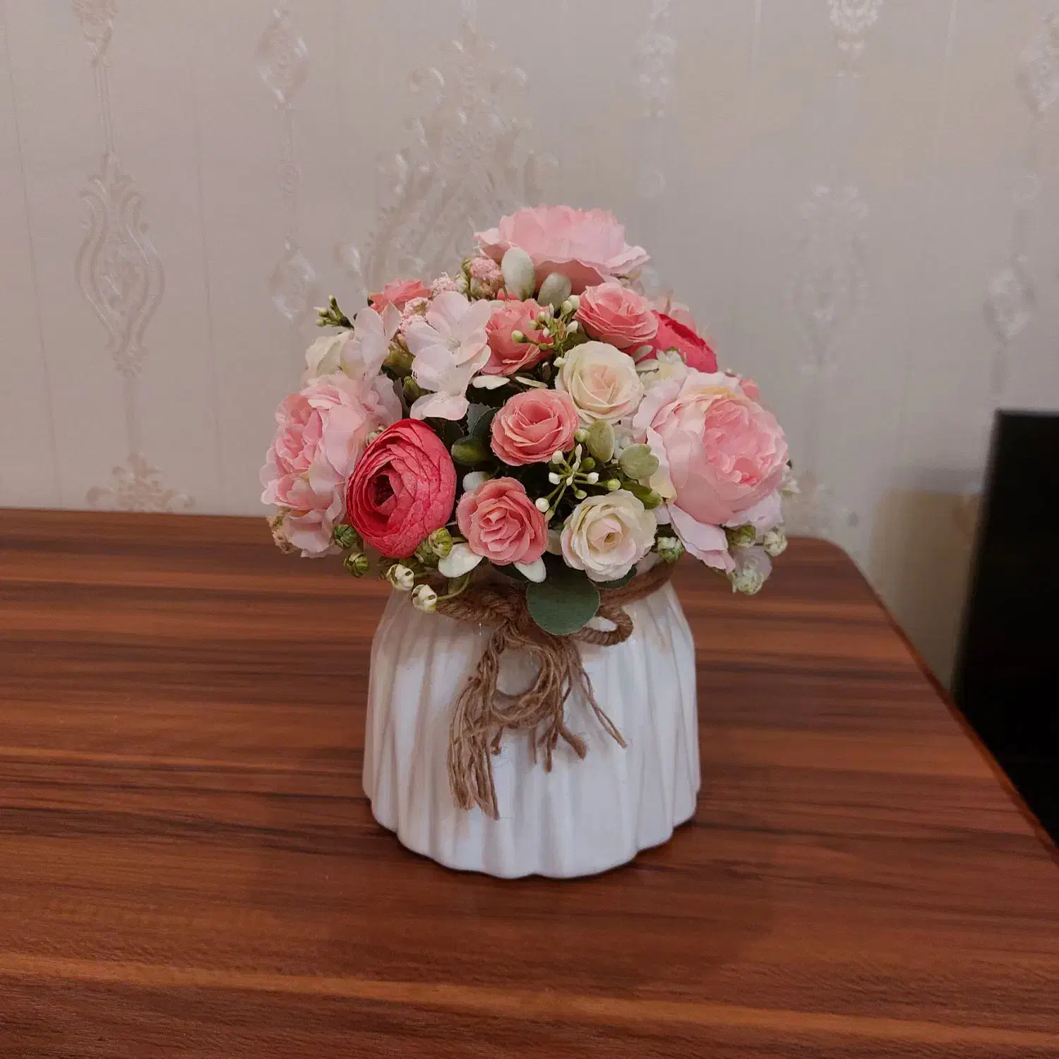 گل و گلدان مصنوعی|گل مصنوعی|اندیشه, اندیشه فاز ۱|دیوار