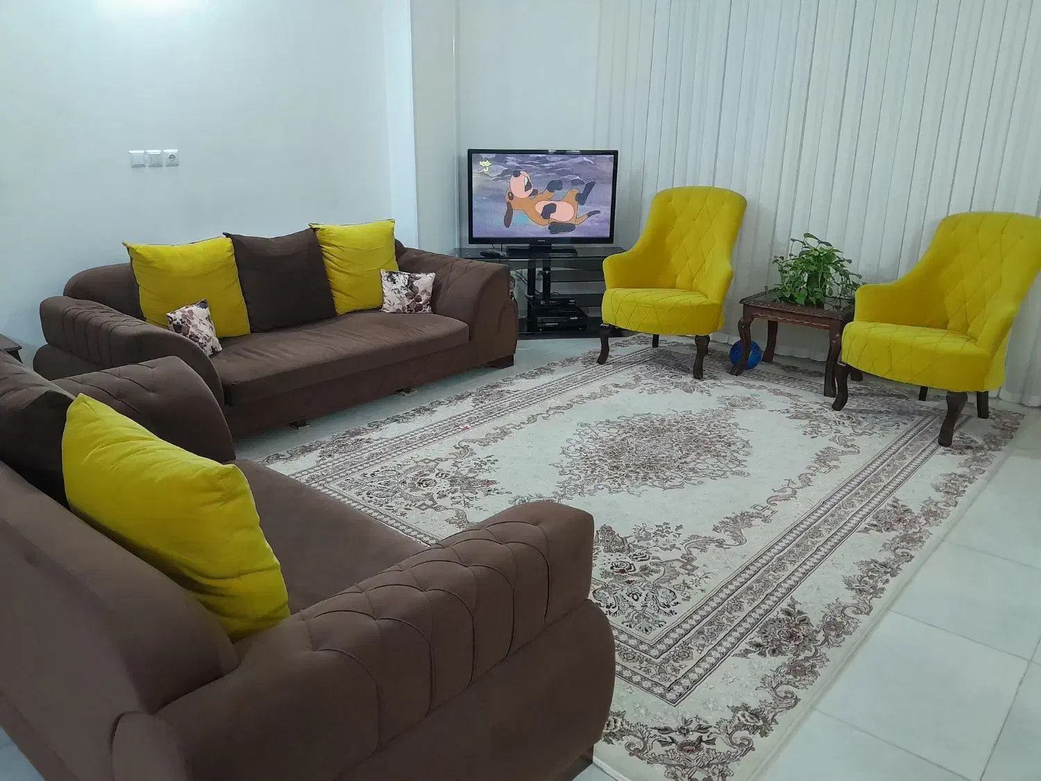 مبل راحتی تمام پارچه نو و سالم|مبلمان خانگی و میز عسلی|برخوار, |دیوار