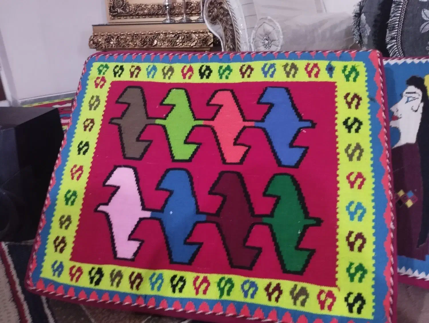 پشتی دست باف|پشتی|کازرون, |دیوار