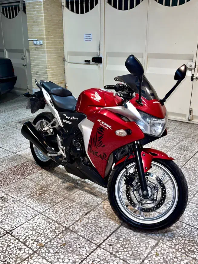 Honda Cbr 250|موتورسیکلت|اصفهان, باغ گلها|دیوار