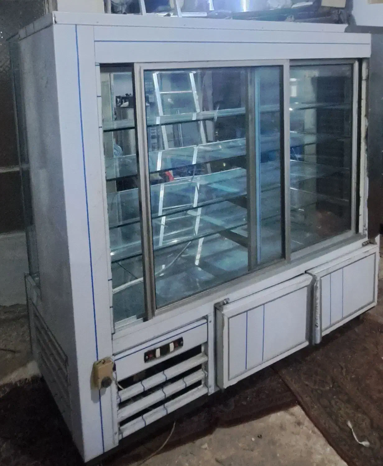 یخچال ایستاده مکعبی ویترینی ۴درب((درحد نو))|فروشگاه و مغازه|شهریار, شهریار|دیوار