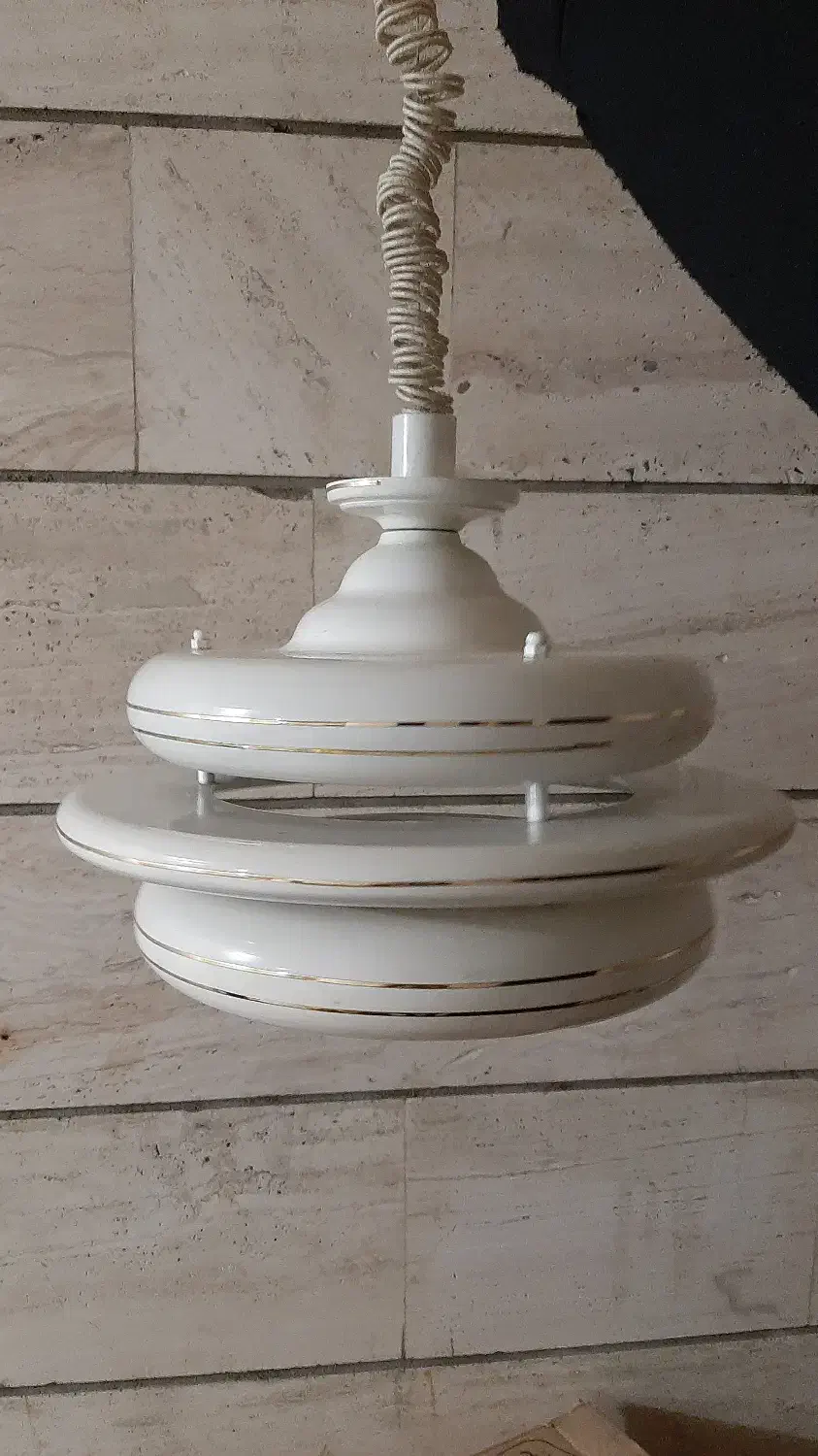 چراغ آویز فلزی سفید، ارتفاع قابل تنظیم|لوستر و چراغ آویز|اصفهان, باغ نگاره|دیوار