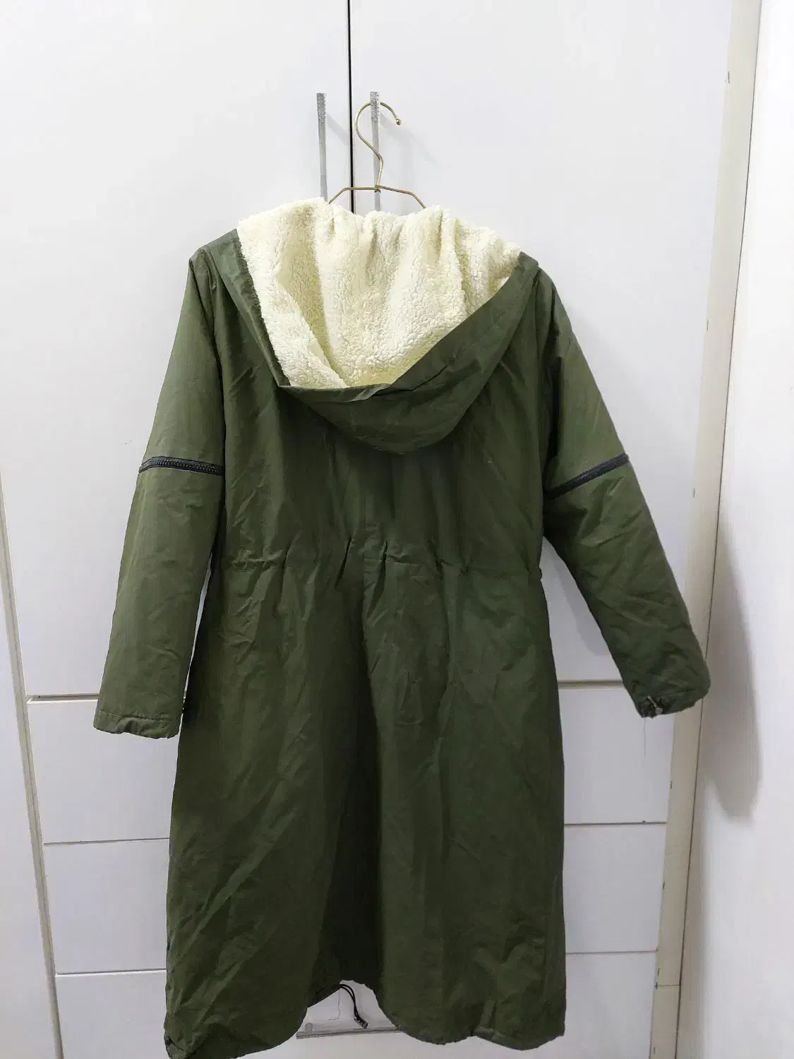 تعدادی پالتو و بارانی|لباس|کرمانشاه, |دیوار