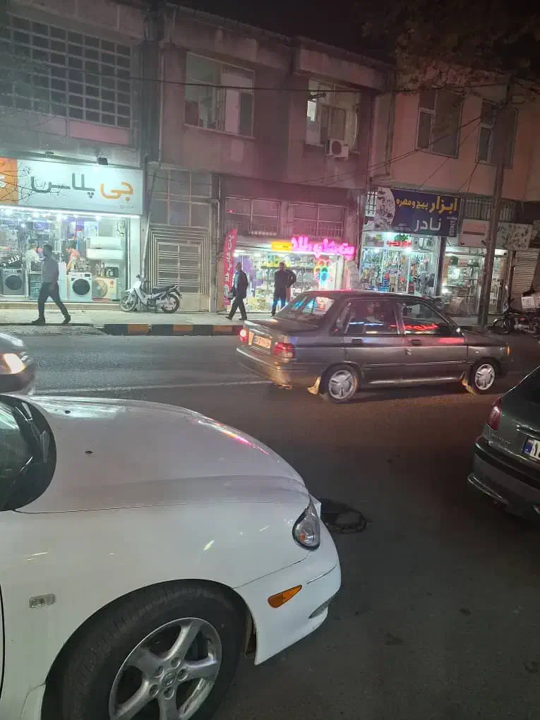 فروش آپارتمان  قدیمی تجاری|فروش آپارتمان|لاهیجان, انقلاب|دیوار