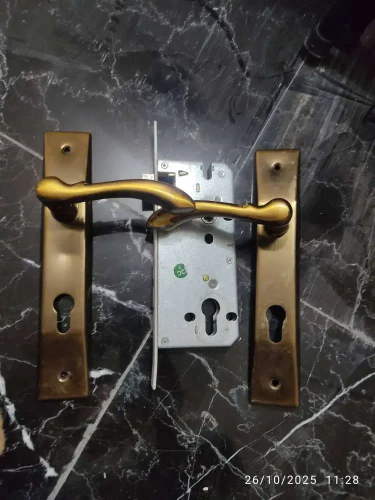 حوله خشک کن حمام و قفل در|لوازم حمام|اصفهان, طامه|دیوار