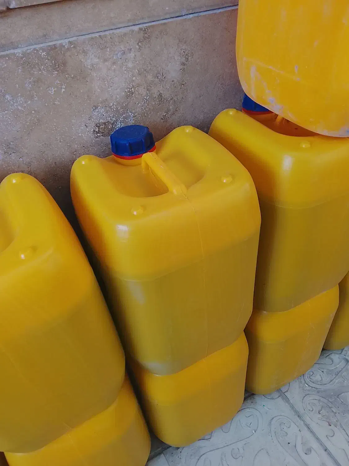 بشکه/دبه/قوطی ۲۰ لیتری|ظروف نگهدارنده، پلاستیکی، یکبارمصرف|یاسوج, |دیوار