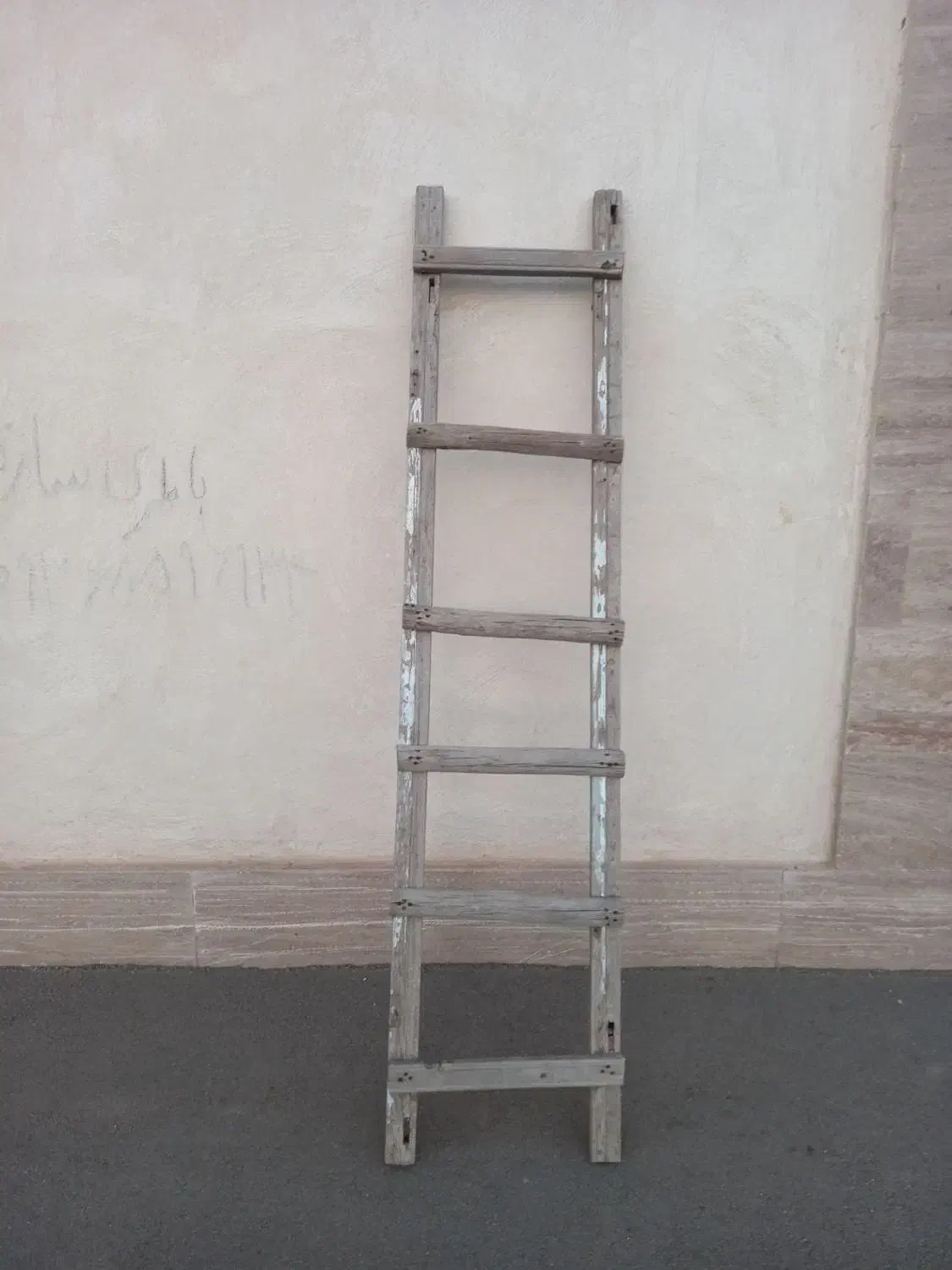 نردبان|ابزارآلات|قزوین, |دیوار