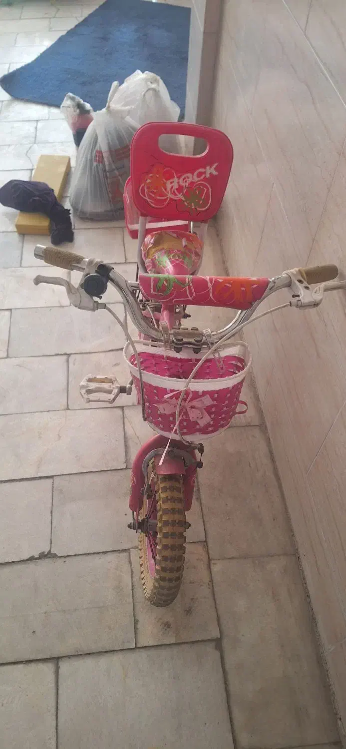 دوچرخه دخترانه|دوچرخه، اسکیت، اسکوتر|ری, شهادت|دیوار