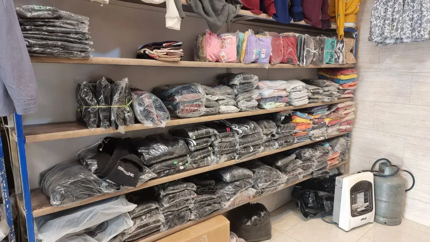 قفسه دست دوم با قوطی ۲×۲|کتابخانه، شلف، قفسههای دیواری|اصفهان, نقش جهان|دیوار