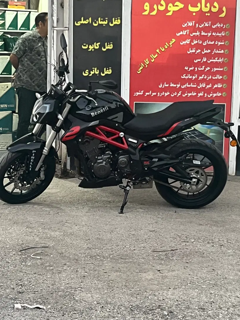 بنلی ۳۰۰جفت|موتورسیکلت|کرمانشاه, |دیوار