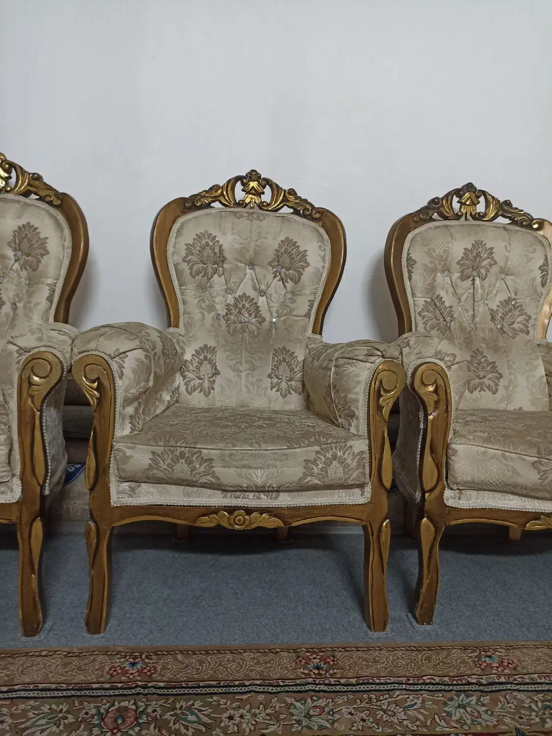 مبل سلطنتی|مبلمان خانگی و میز عسلی|قرچک, شهرک گلها|دیوار