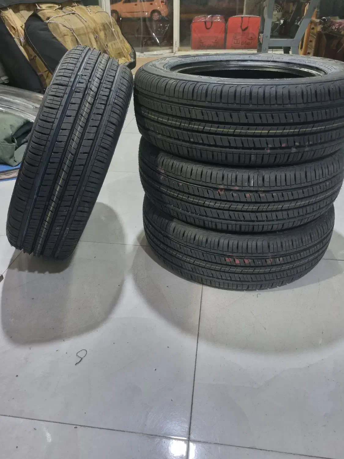 لاستیک|قطعات یدکی و لوازم جانبی|شاهین دژ, |دیوار