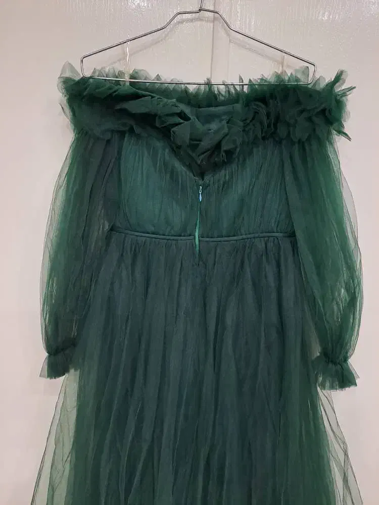 پیراهن مجلسی|لباس|اقبالیه, |دیوار