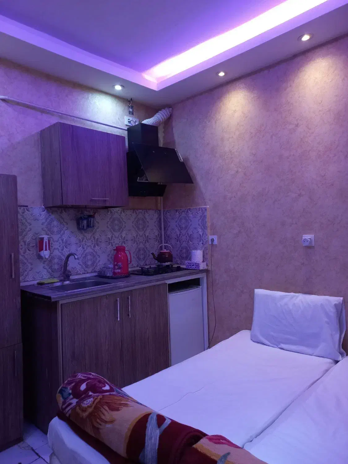 اجاره سوئیت در امام رضا ۱|اجارهٔ کوتاه‌مدت آپارتمان و سوئیت|مشهد, آیت الله خامنه‌ای|دیوار