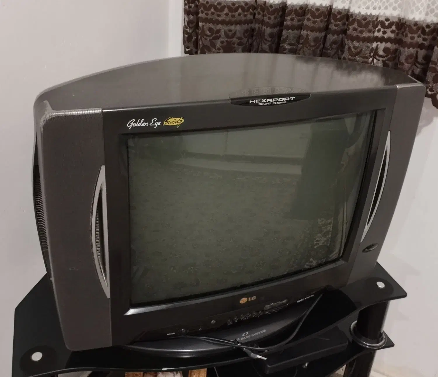 تلوزیون میز تلویزیون و دیجیتال|تلویزیون و پروژکتور|بروجرد, |دیوار