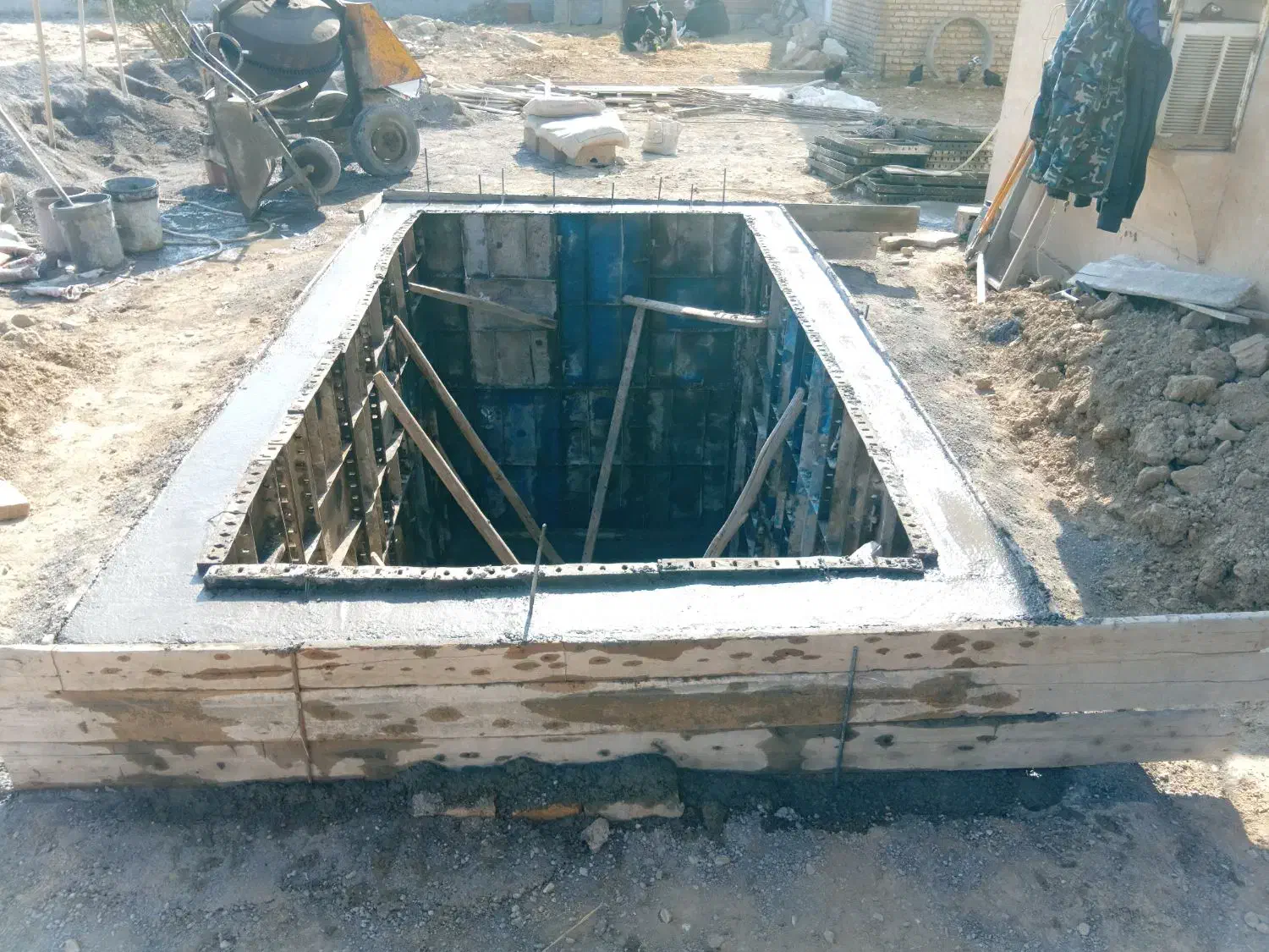 لار .منبع اب|مصالح و تجهیزات ساختمان|بندر ترکمن, |دیوار