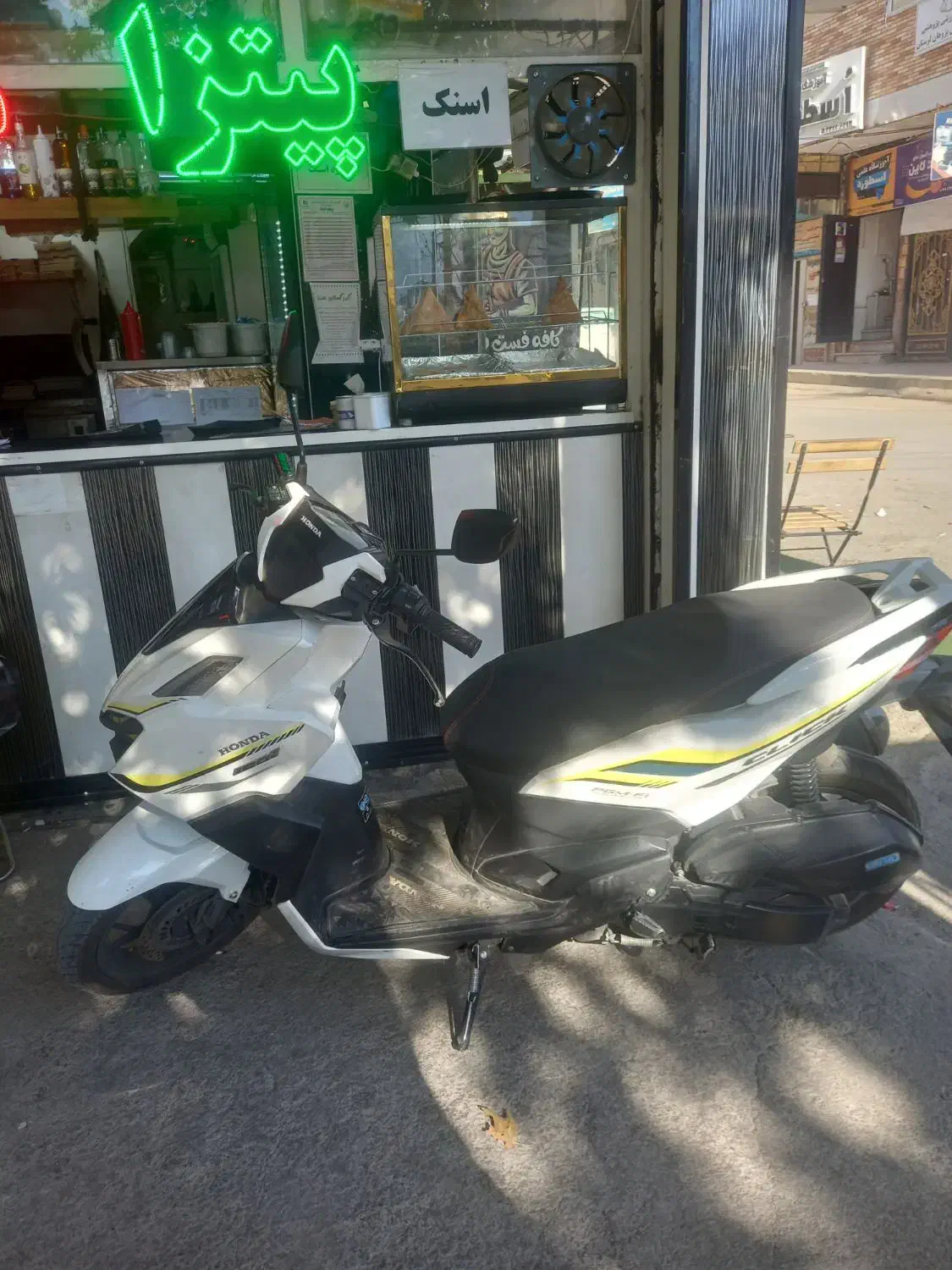 کلیک 180مدل 1403|موتورسیکلت|خرمآباد, |دیوار