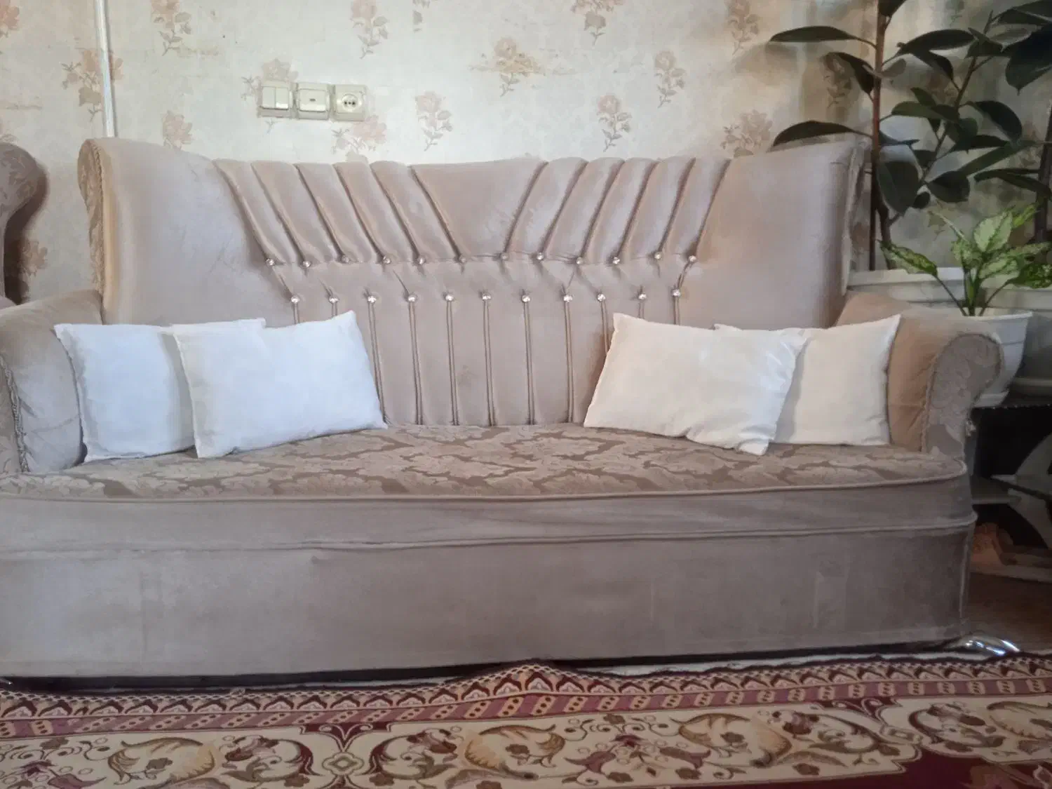 مبلمان ۷نفره سالم کارکرده رنگ فیلی پایه استیل|مبلمان خانگی و میز عسلی|تبریز, |دیوار