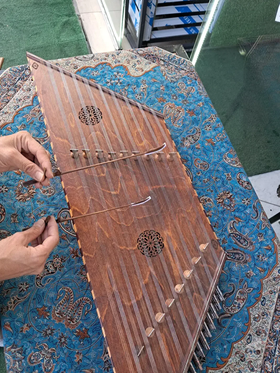 سنتور قدیمی افرا اصل در تبریز|سازهای سنتی|تبریز, |دیوار