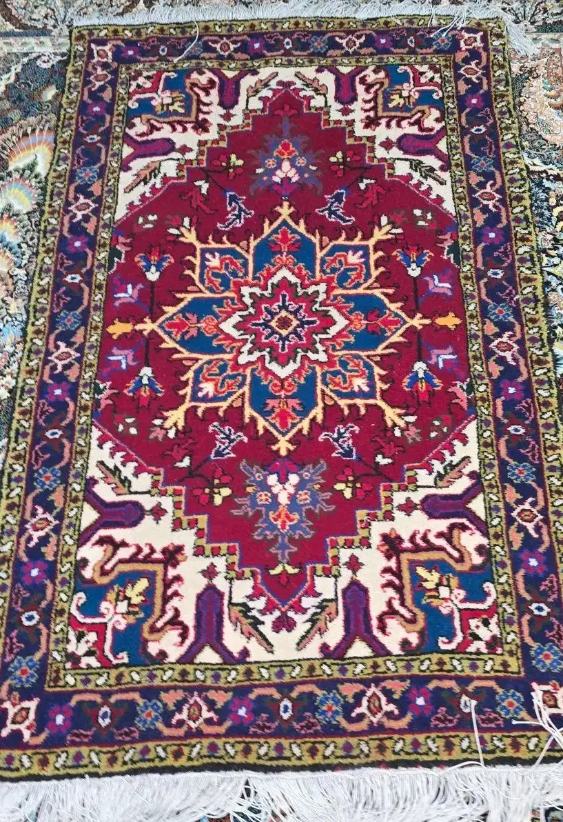 فرش دستباف|فرش|قم, چهل درخت‎|دیوار