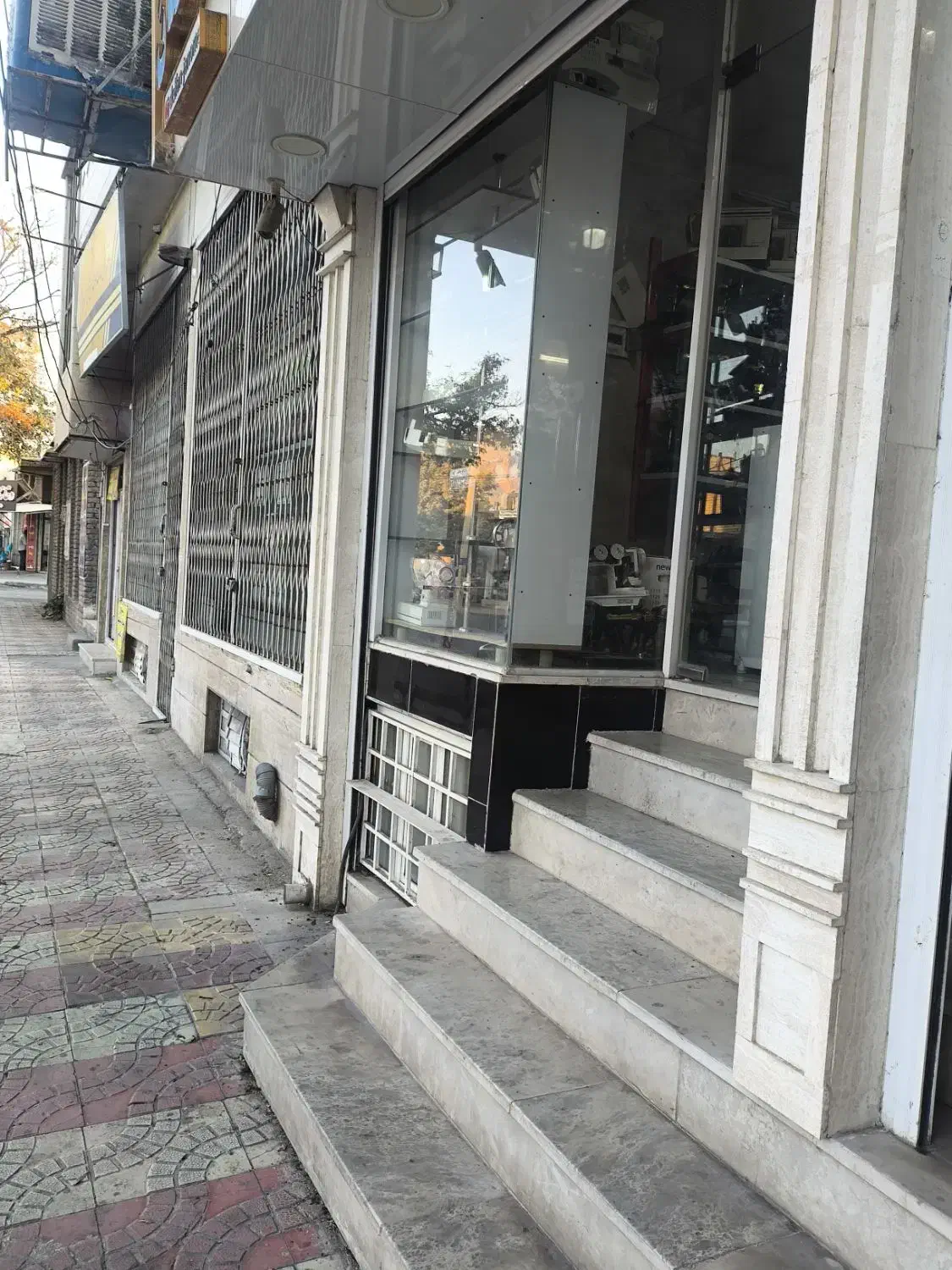 اجاره مغازه 40متری|اجارهٔ مغازه و غرفه|خرمآباد, |دیوار