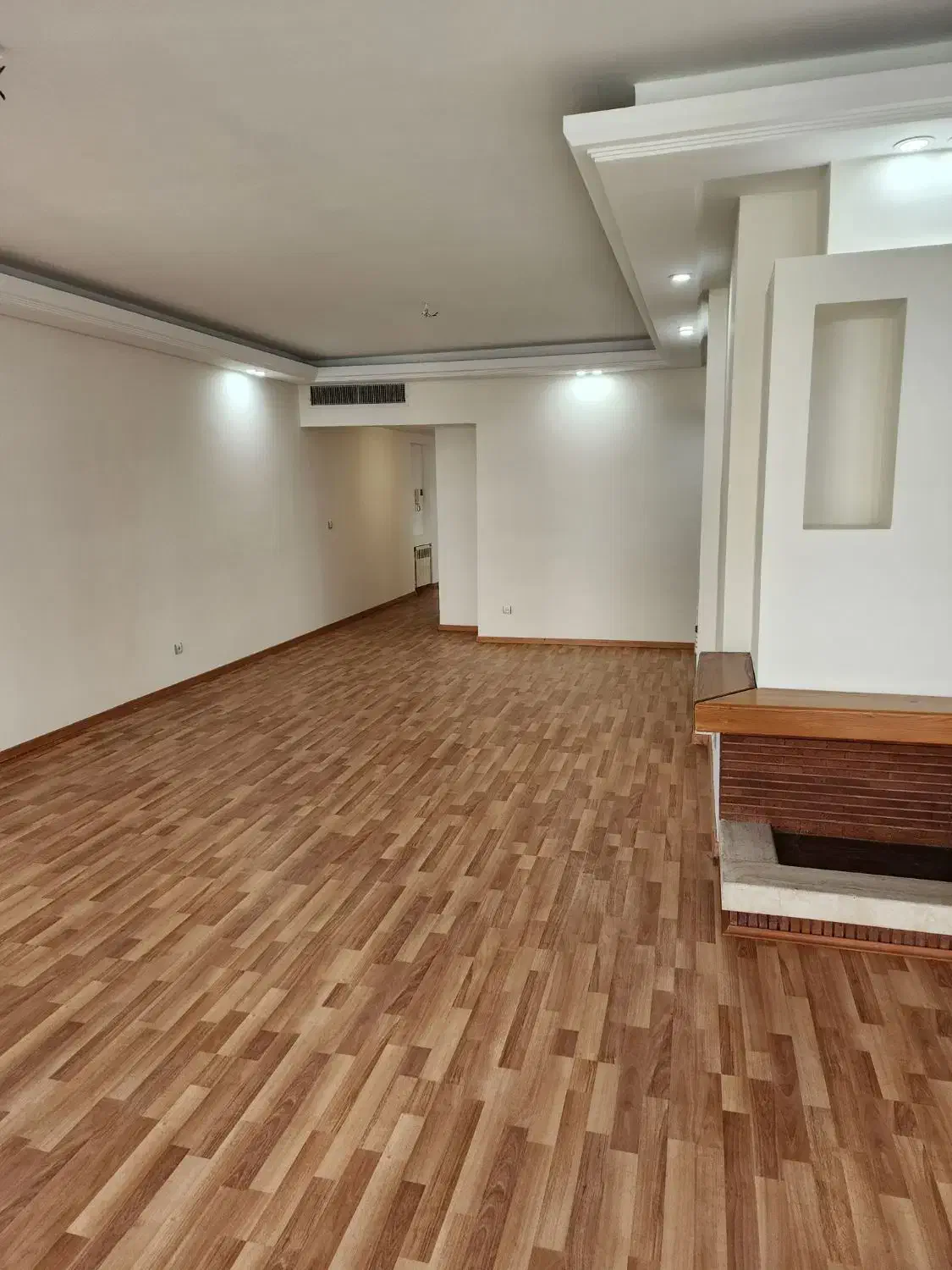 ۱۳۰متر ۲خواب ونک شیراز جنوبی باامکانات رو به آفتاب