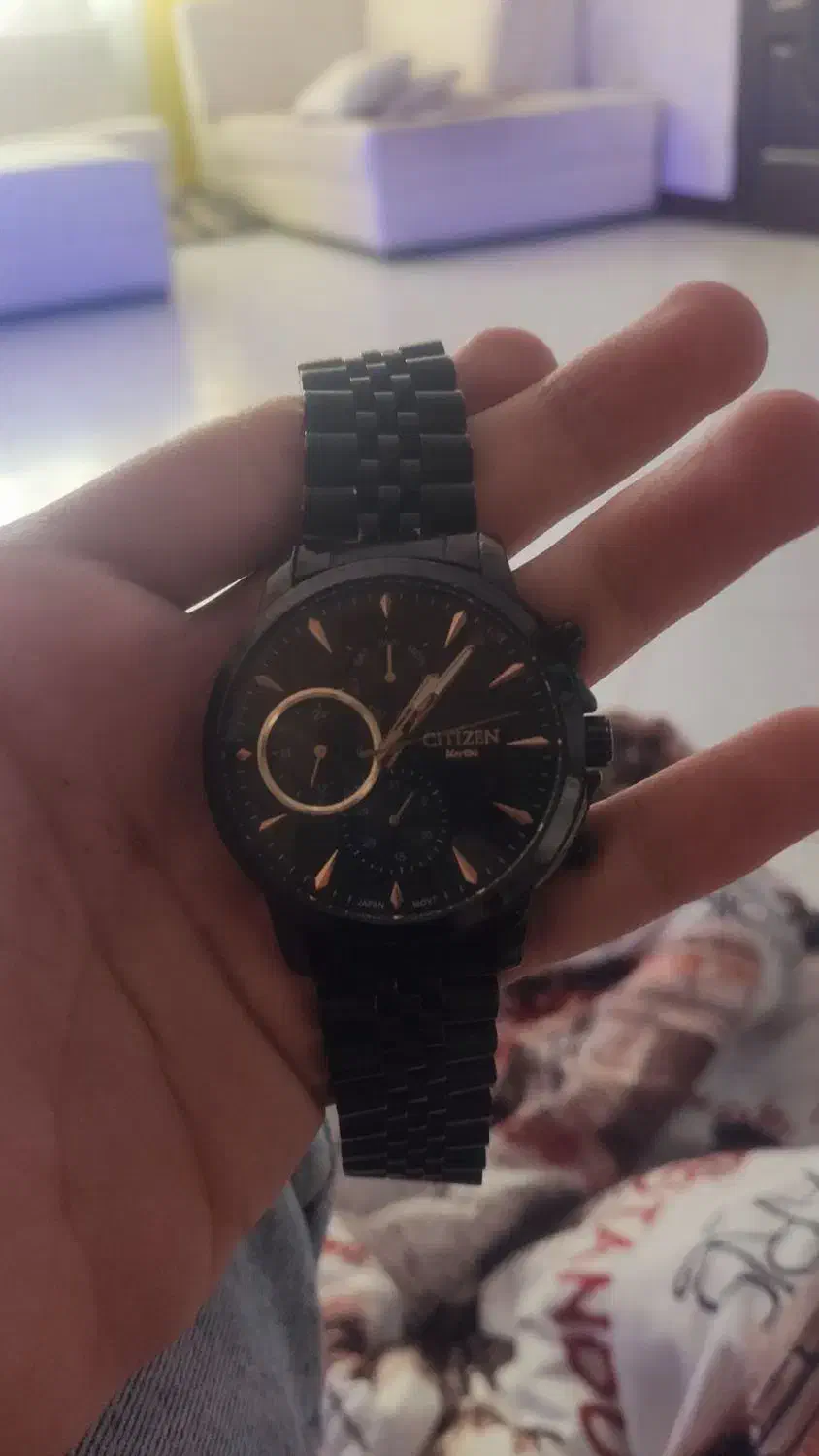 ساعت|ساعت|مشهد, وحید|دیوار