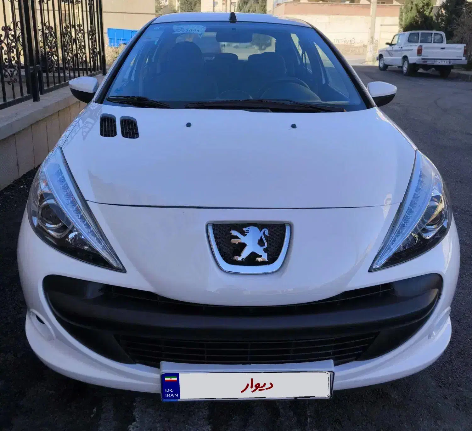 207 tu5 فابریک سقف فلزی مدل402 کارکرد 57000|خودرو سواری و وانت|صدرا-فارس, فاز ۱|دیوار