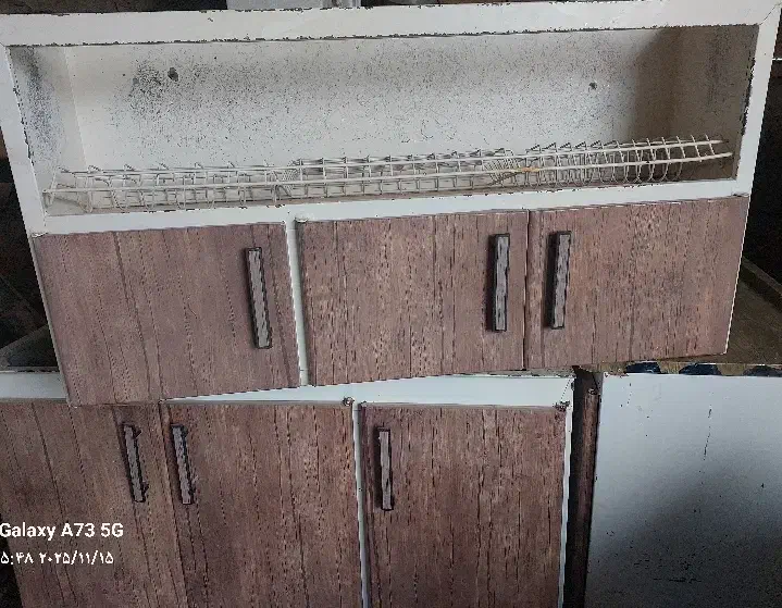 کابینت فلزی ۶متر و درب چوبی ۵عدد|مصالح و تجهیزات ساختمان|اندیکا, |دیوار