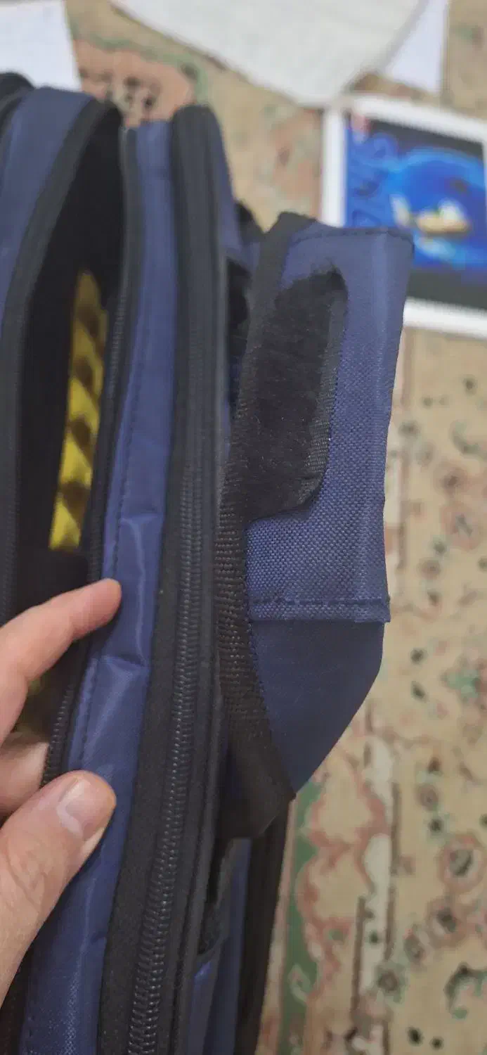 کیف کاترپیلار|کیف، کفش، کمربند|شاهینشهر, عطار|دیوار