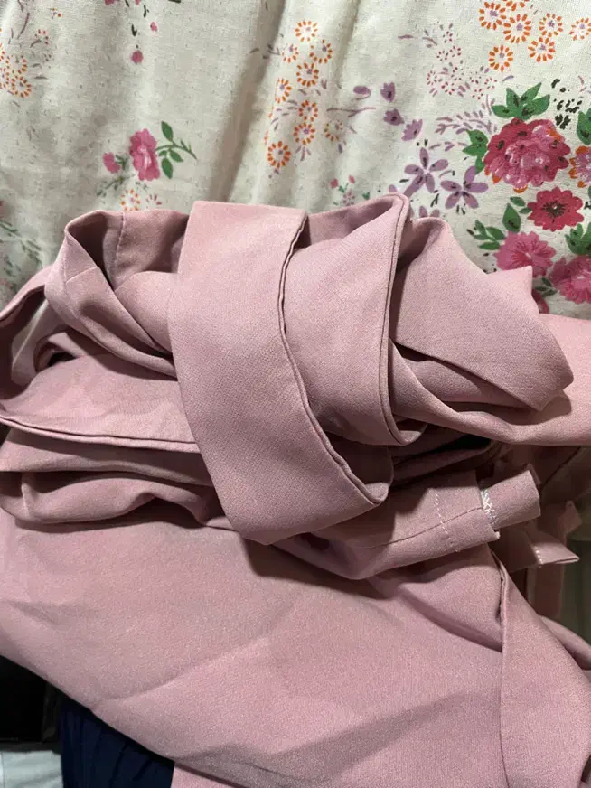 لباس|لباس|مشهد, طبرسی شمالی|دیوار