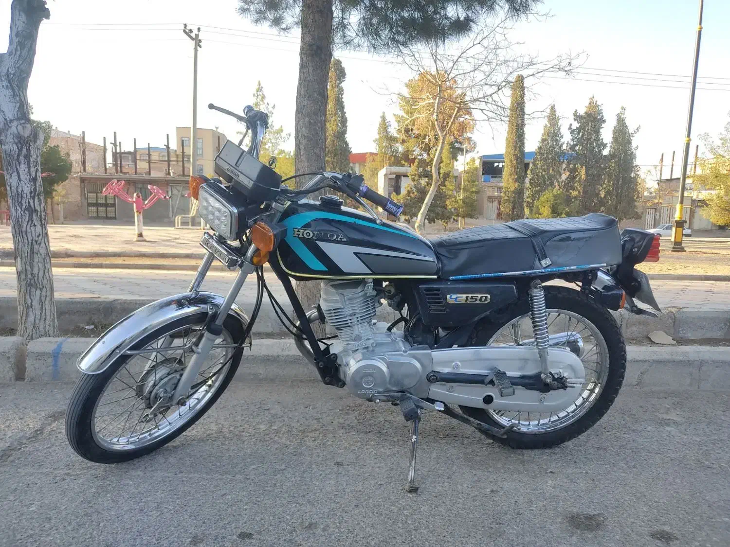 موتور۱۲۵ مدل۹۵|موتورسیکلت|زرند, |دیوار