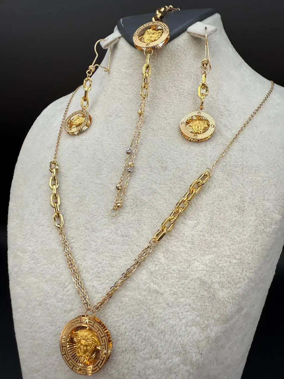 سرویس کامل ورساچه وزن ۱۲.۵۹۰ طلا بدون اجرت|جواهرات|تهران, شمشیری|دیوار