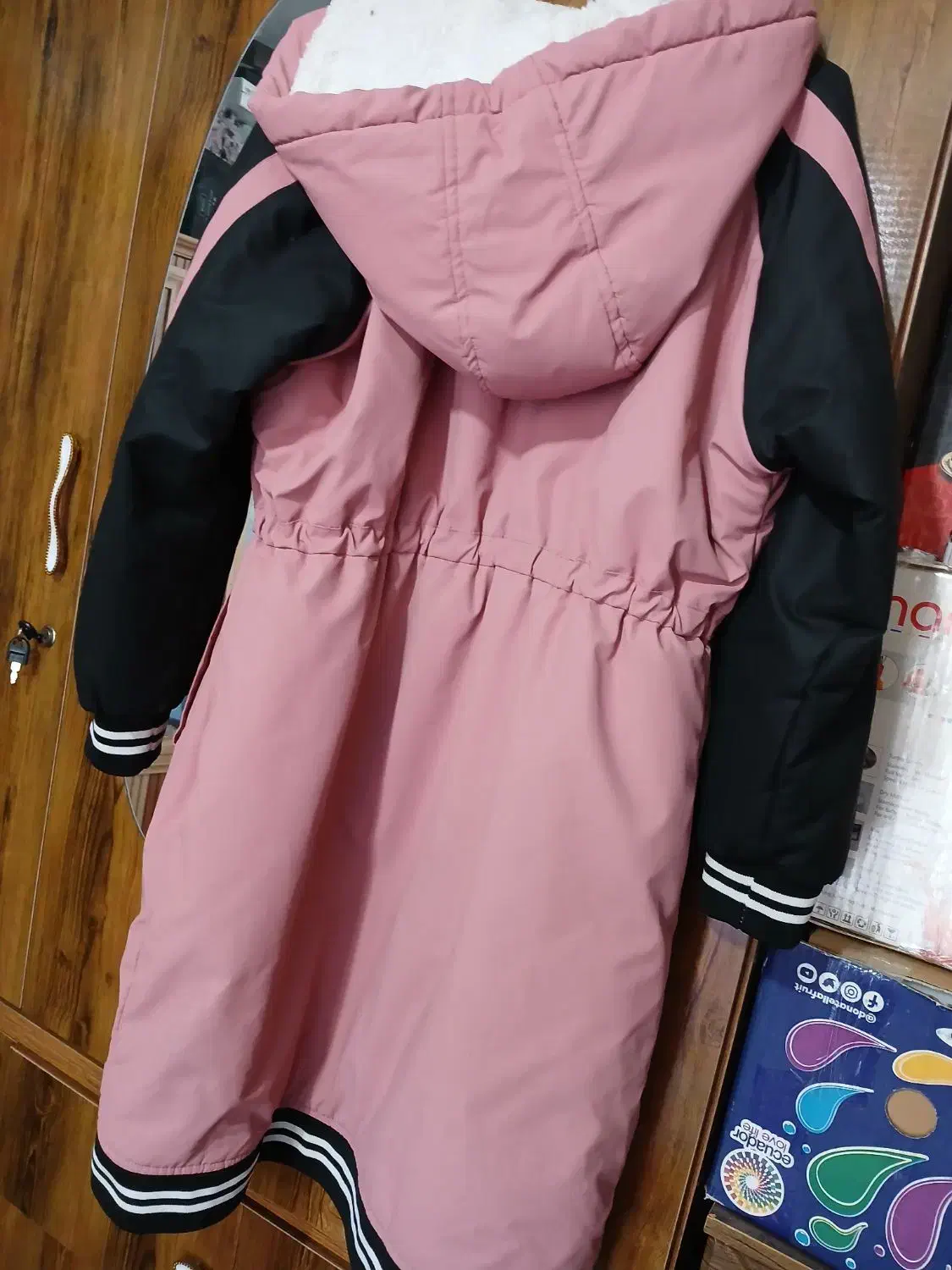 کاپشن|لباس|شوط, |دیوار