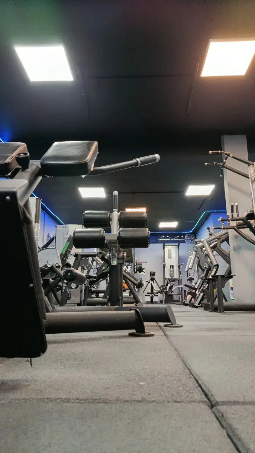 باشگاه ورزشی آذرکلاب معلم ۳۴و۳۶|اجارهٔ کوتاهمدت دفتر کار و فضای آموزشی|مشهد, دانشجو|دیوار