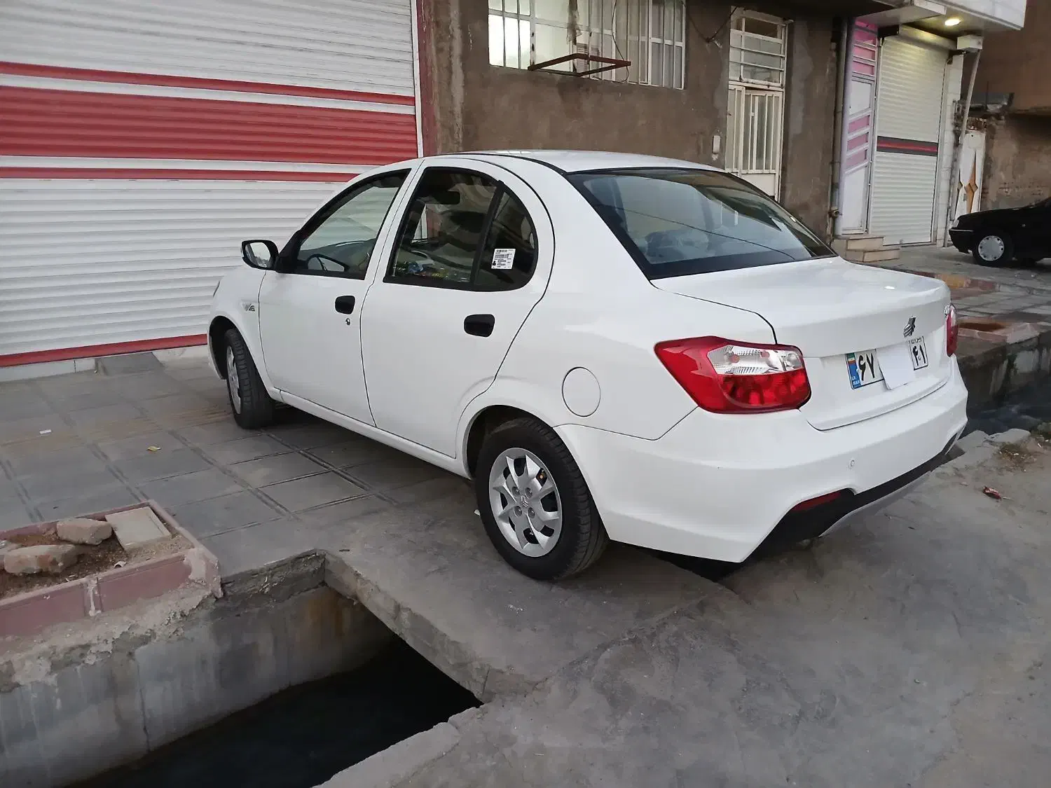 ساینا1403sاستاندارد۸۵گانه|خودرو سواری و وانت|بروجرد, |دیوار